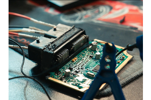Calculateur moteur Bosch avec Calibration Verification Number (CVN) pour vérification et intégrité du logiciel ECU